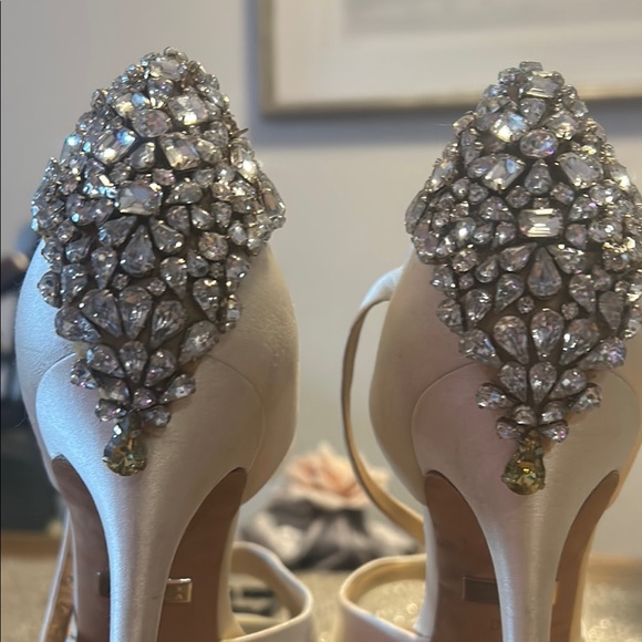 Badgley Mischka Elegant Satin Peep-Toe Heels with Crystal Embellishments - Picture 5 of 10